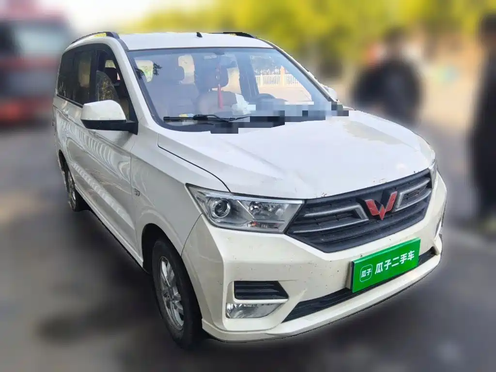 Wuling Hongguang — фото 3