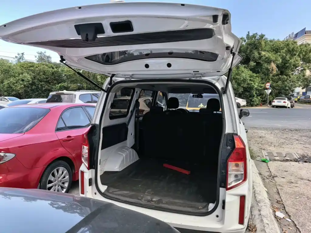 Wuling Hongguang PLUS — фото 19