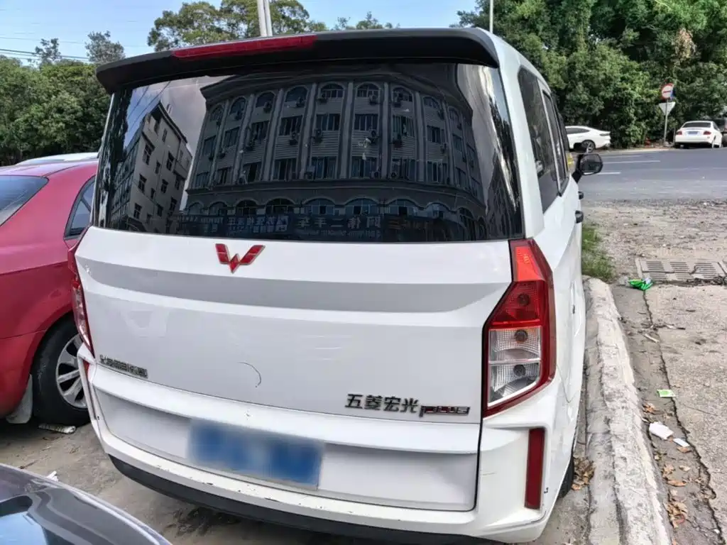 Wuling Hongguang PLUS — фото 6