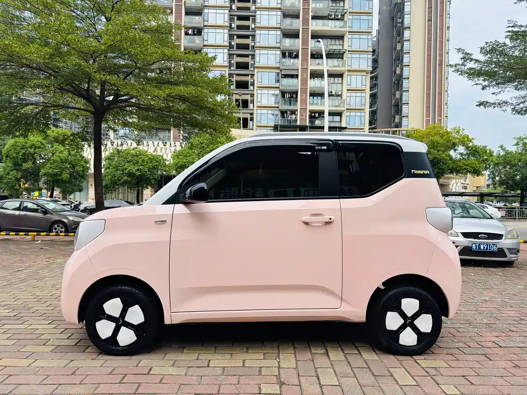 Wuling MINIEV — фото 2