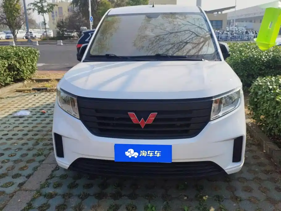Wuling Hongguang PLUS — фото 2