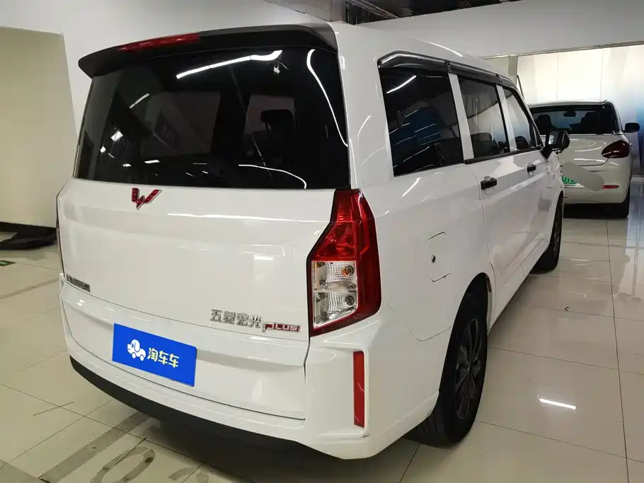 Wuling Hongguang PLUS — фото 3