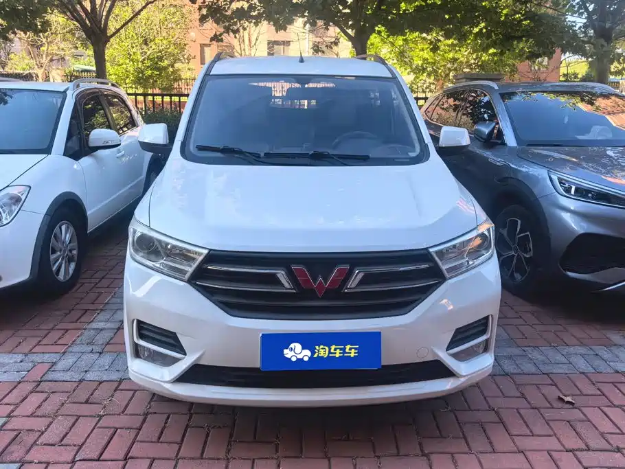 Wuling Hongguang — фото 2