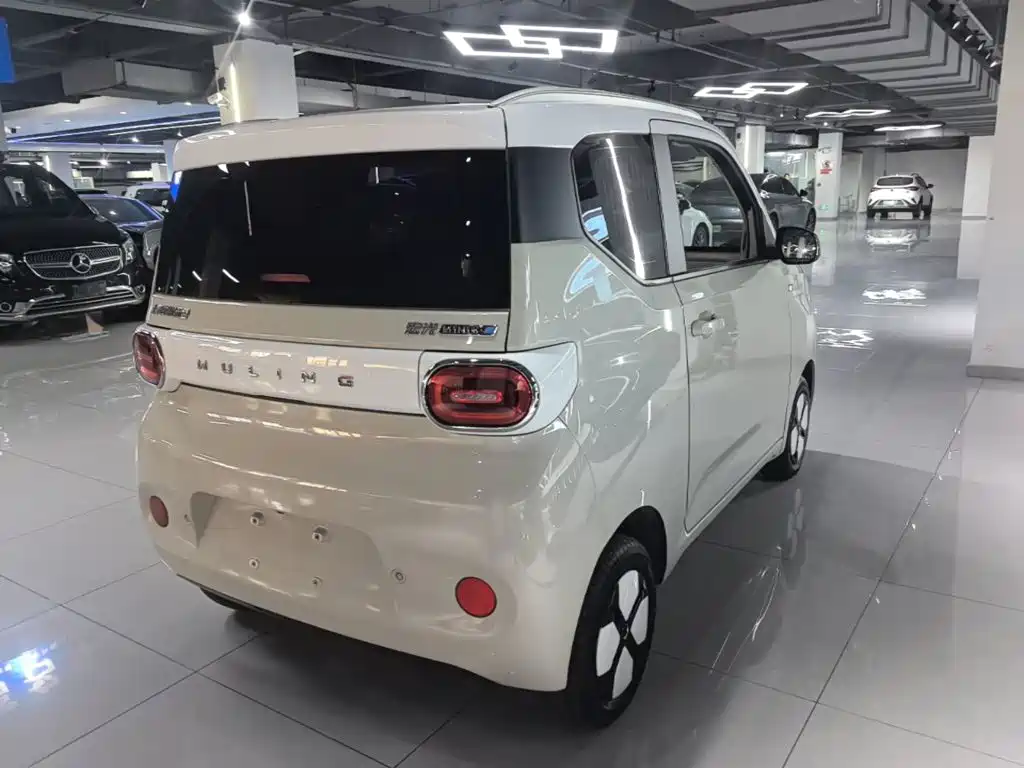 Wuling MINIEV — фото 7