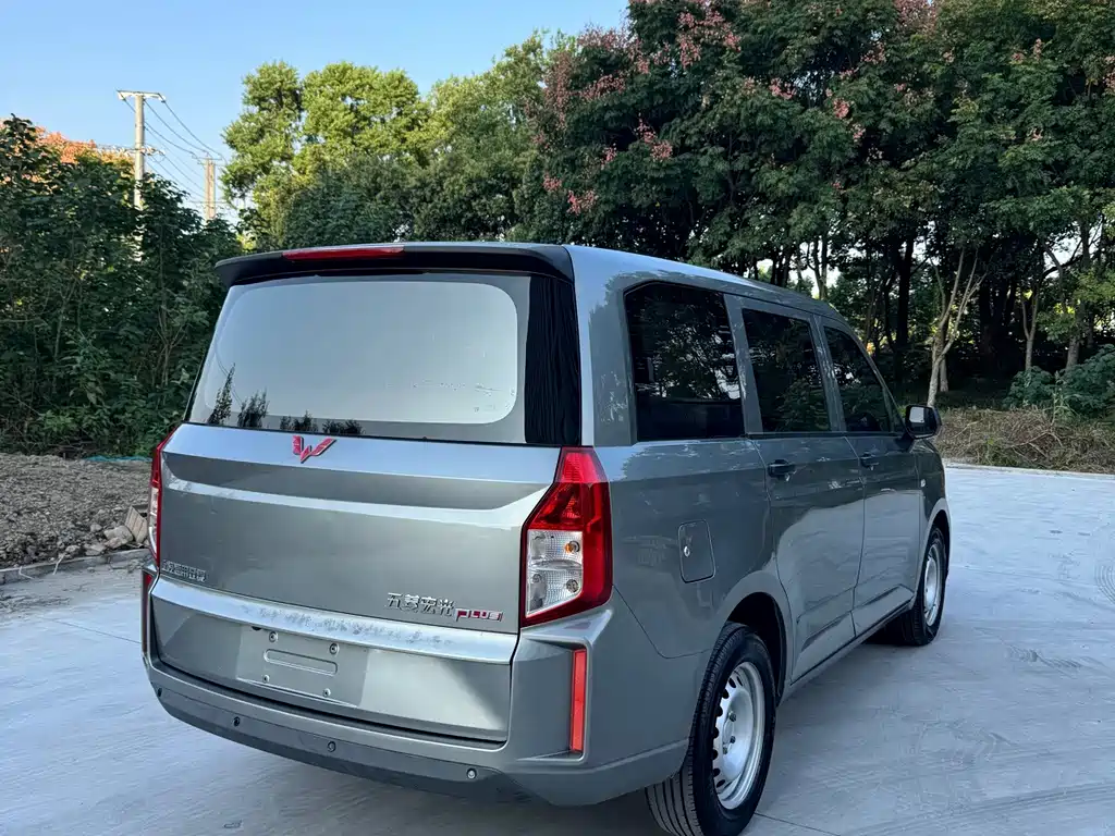 Wuling Hongguang PLUS — фото 4