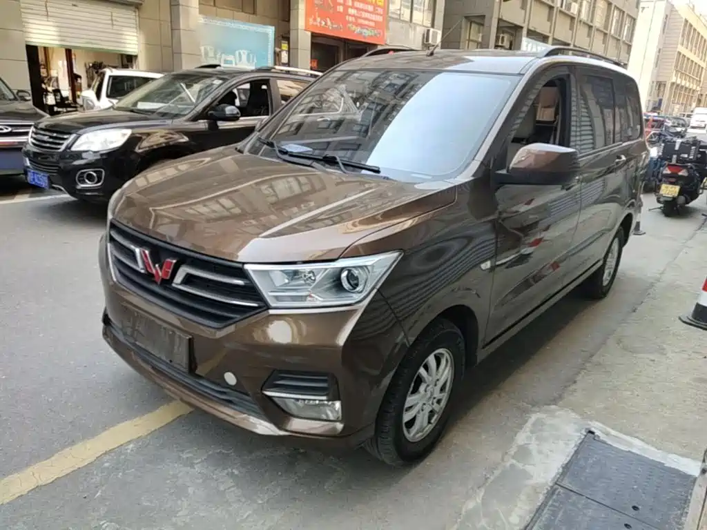 Wuling Hongguang — фото 2