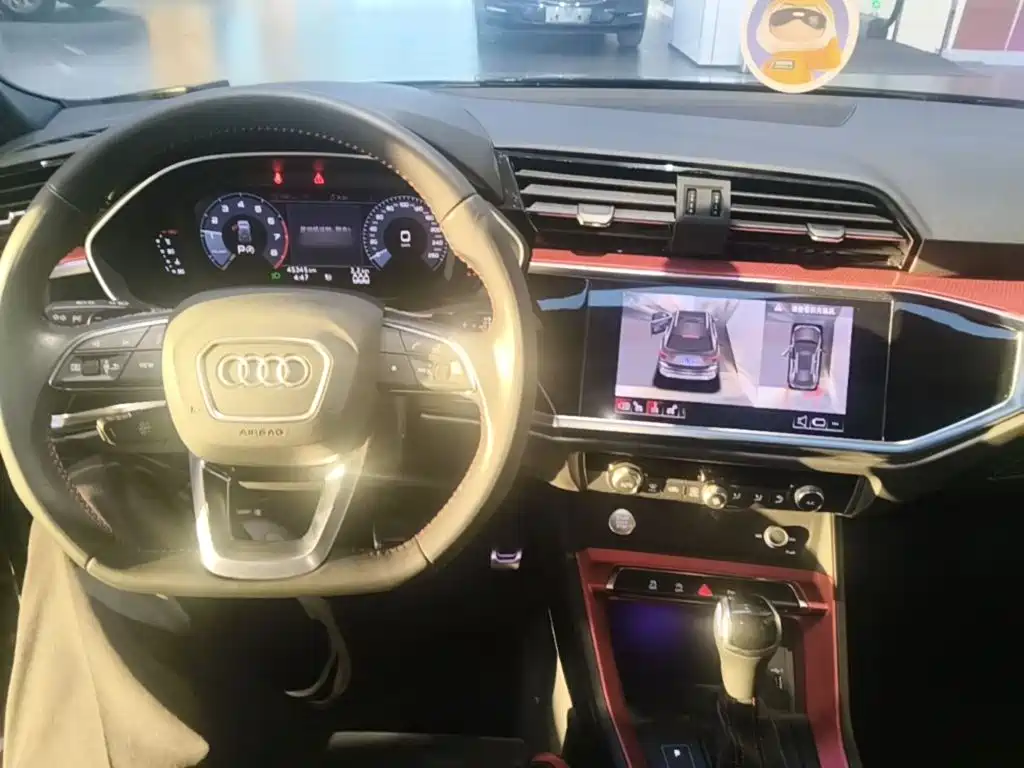 Audi Q3 — фото 10