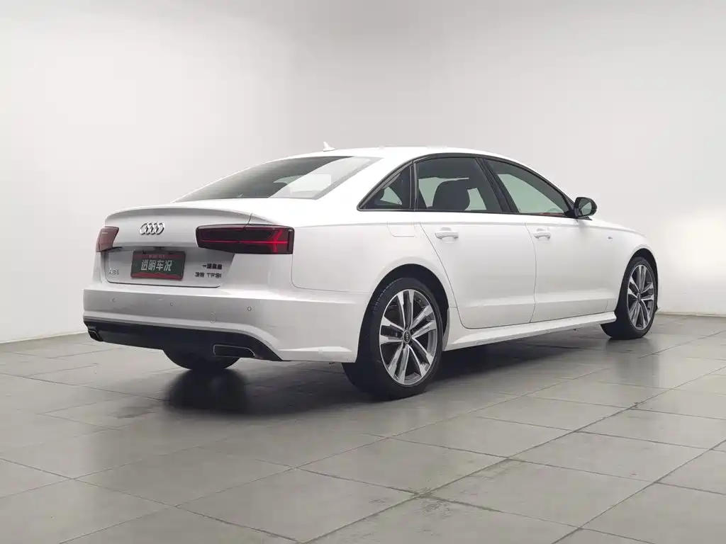 Audi A6L — фото 2