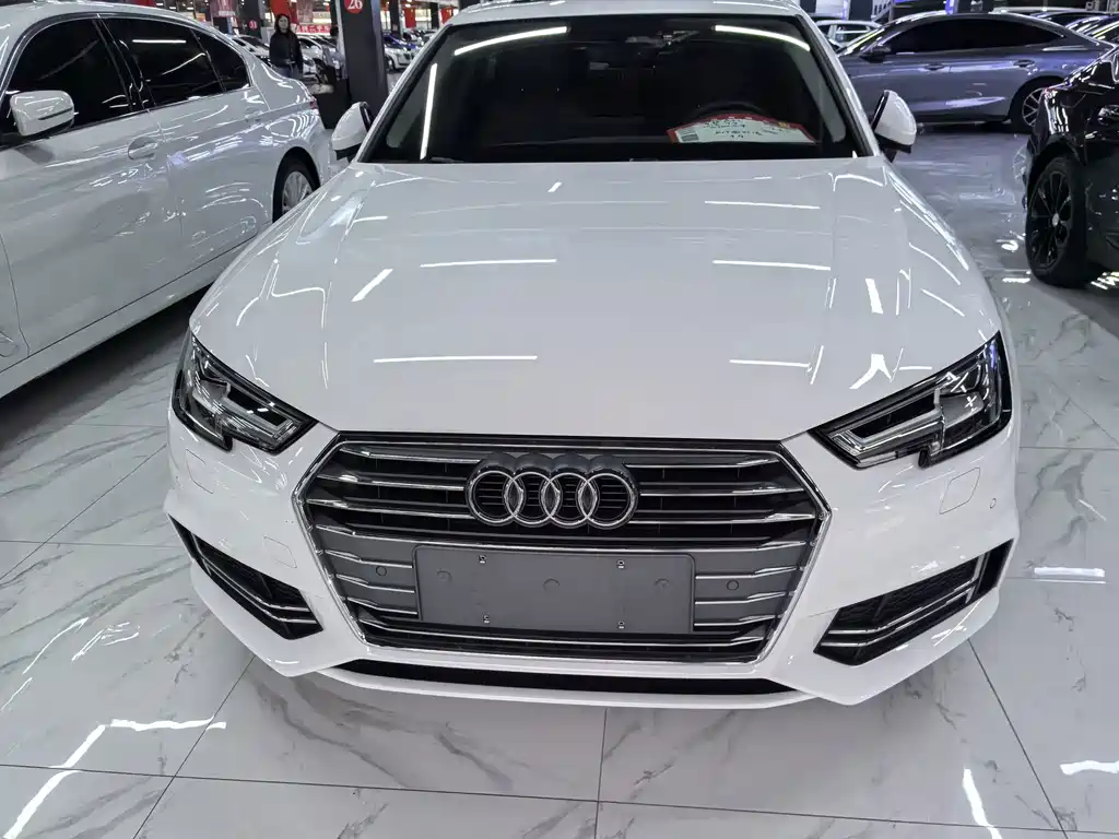 Audi A4L — фото 2