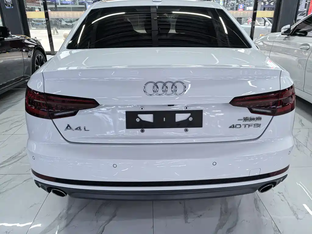 Audi A4L — фото 5