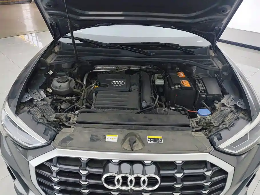 Audi Q3 — фото 10