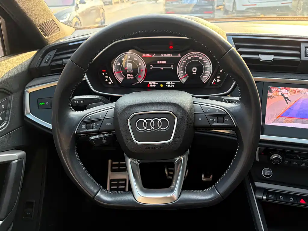 Audi Q3 — фото 9