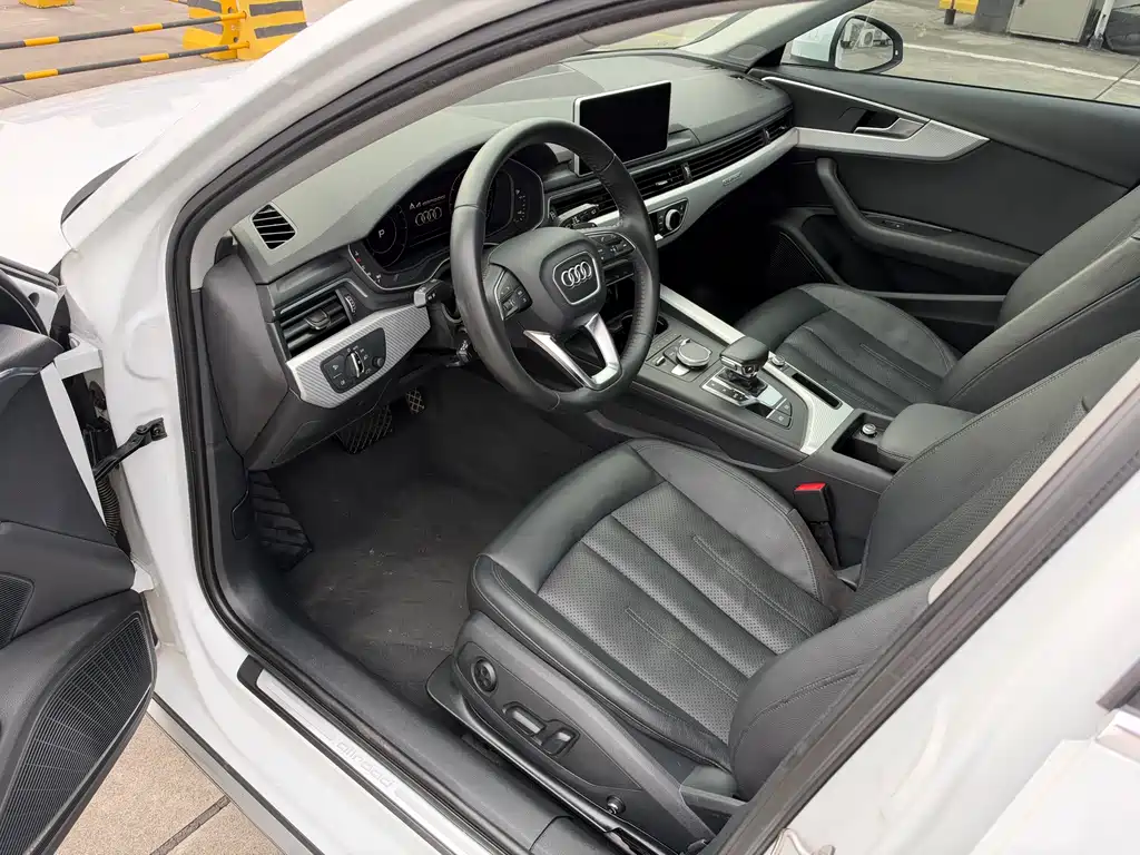 Audi A4 (Import) — фото 7