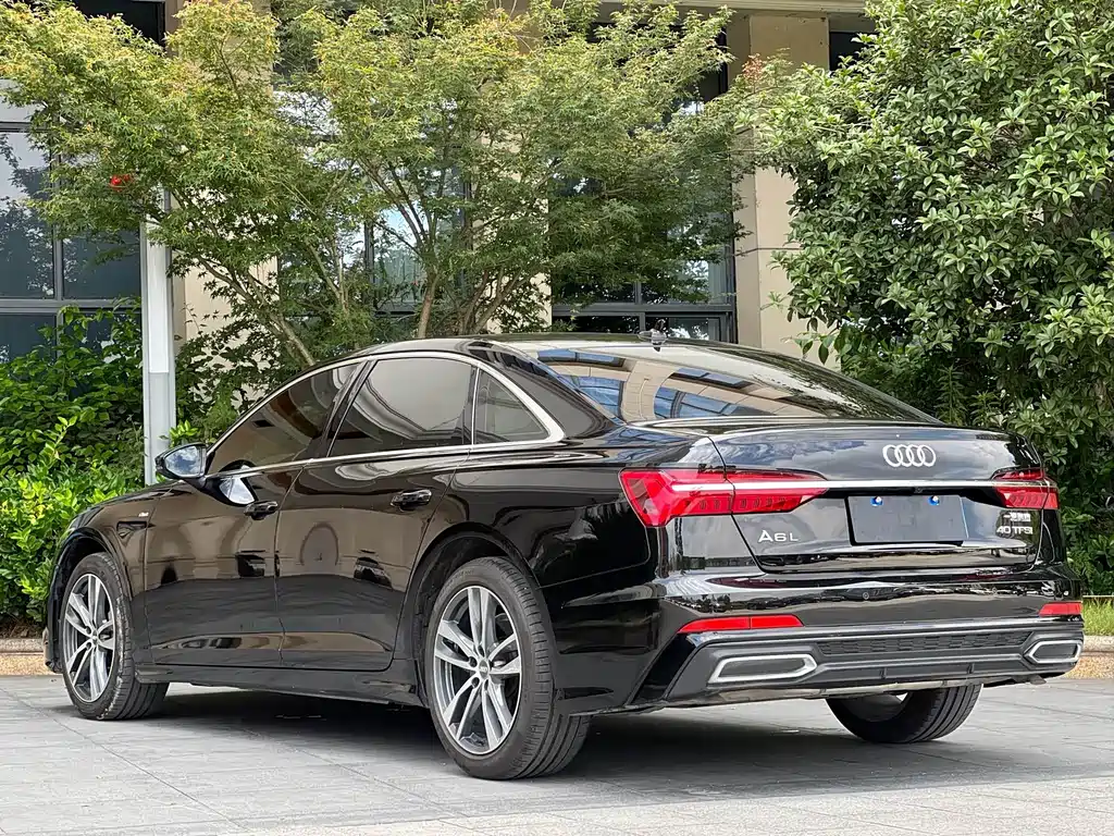 Audi A6L — фото 10