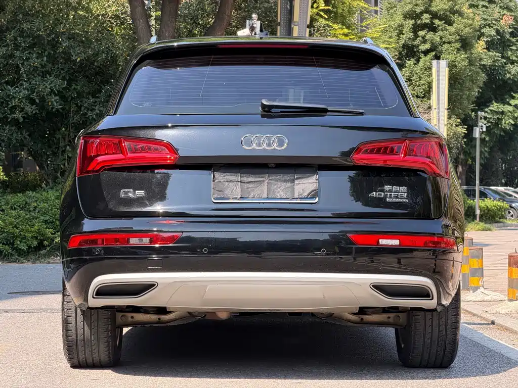 Audi Q5L — фото 5