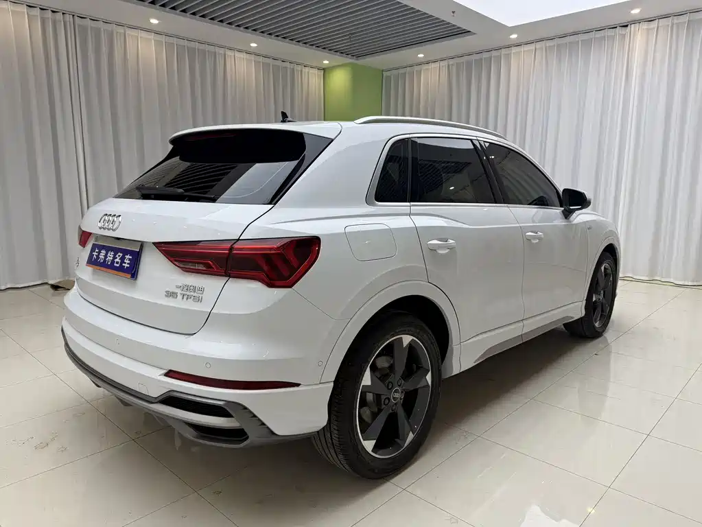 Audi Q3 — фото 19