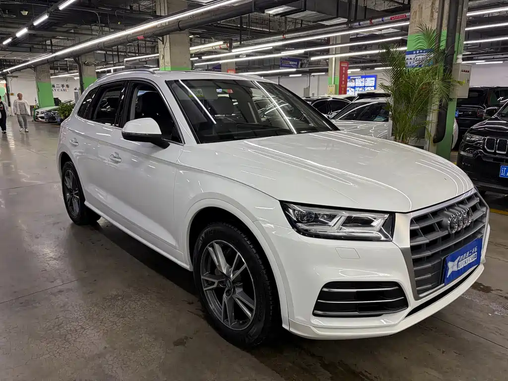 Audi Q5L — фото 2
