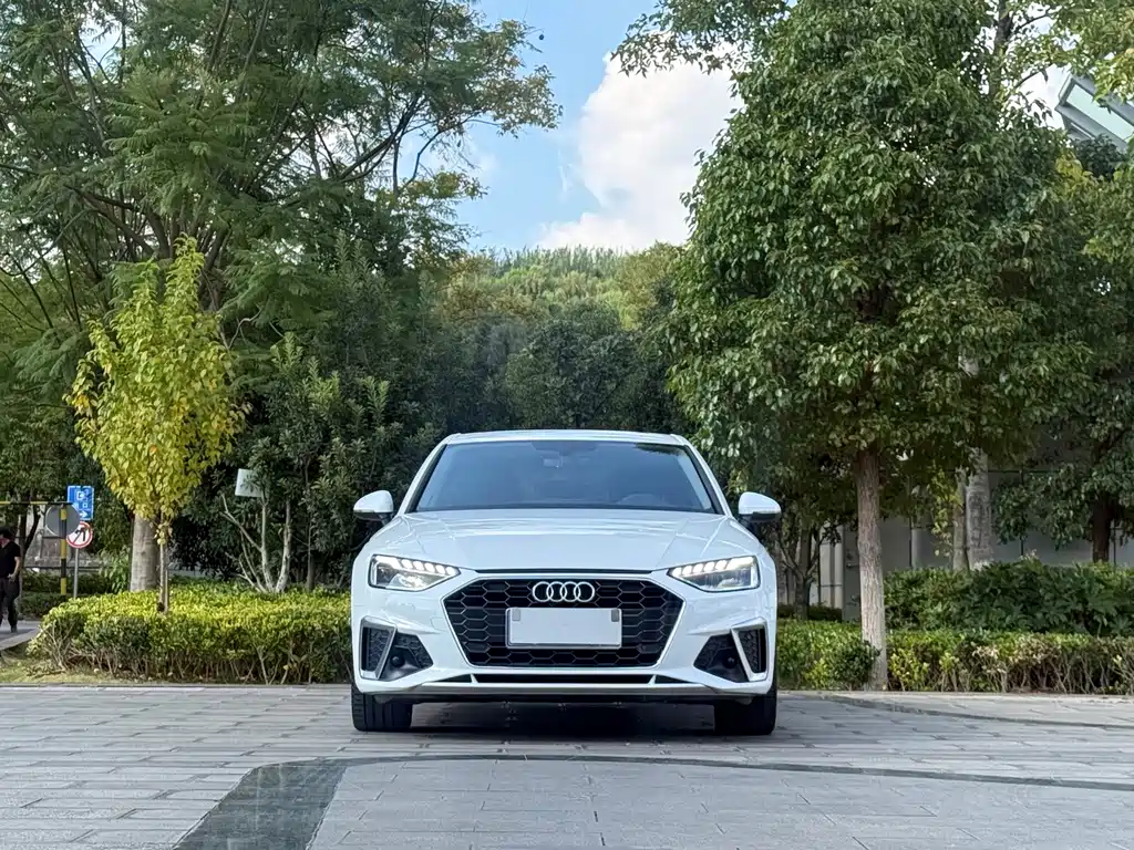 Audi A4L — фото 2