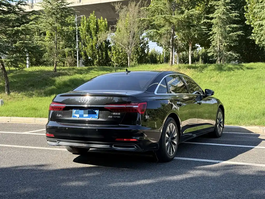 Audi A6L — фото 8
