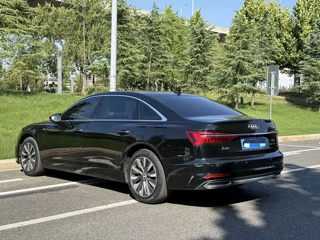 Audi A6L — фото 9