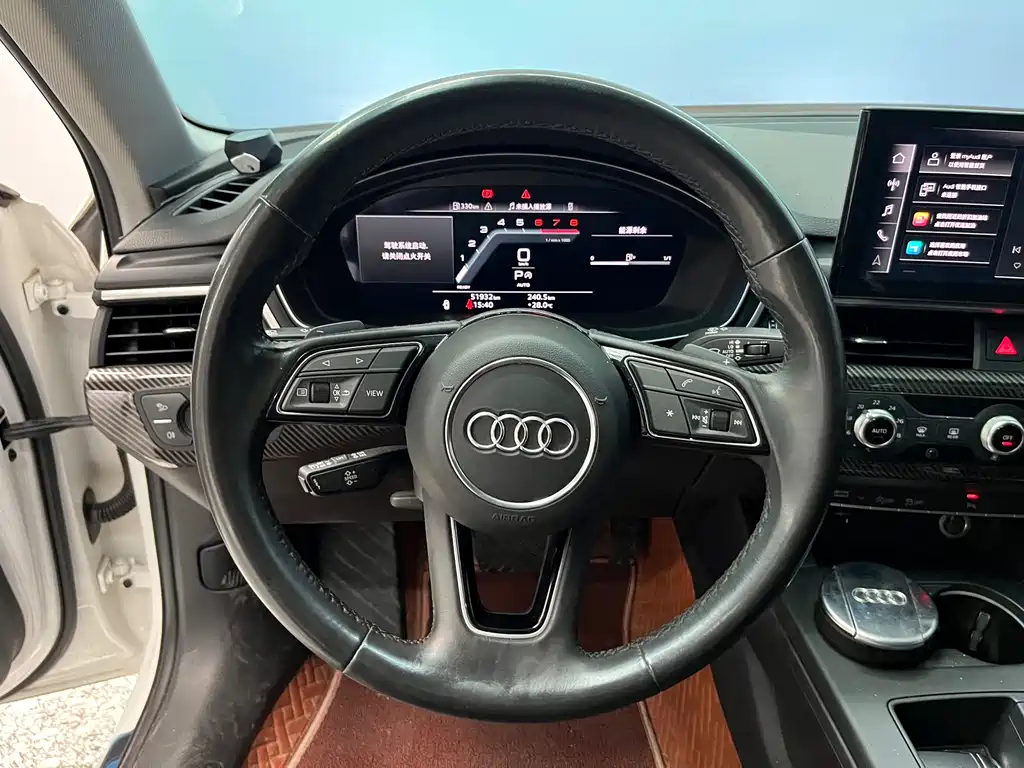 Audi A4L — фото 8