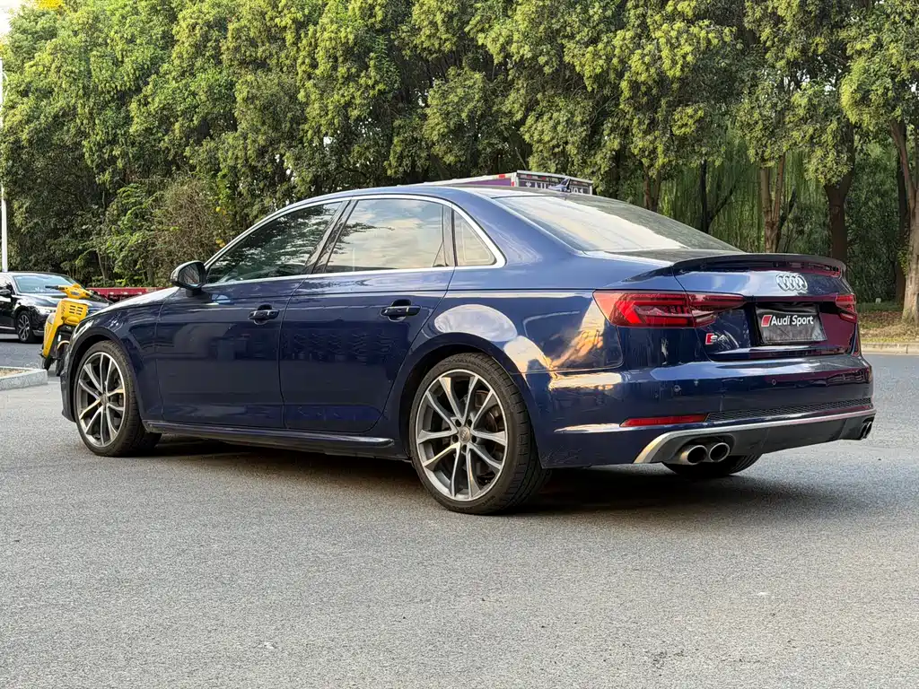 Audi S4 — фото 6