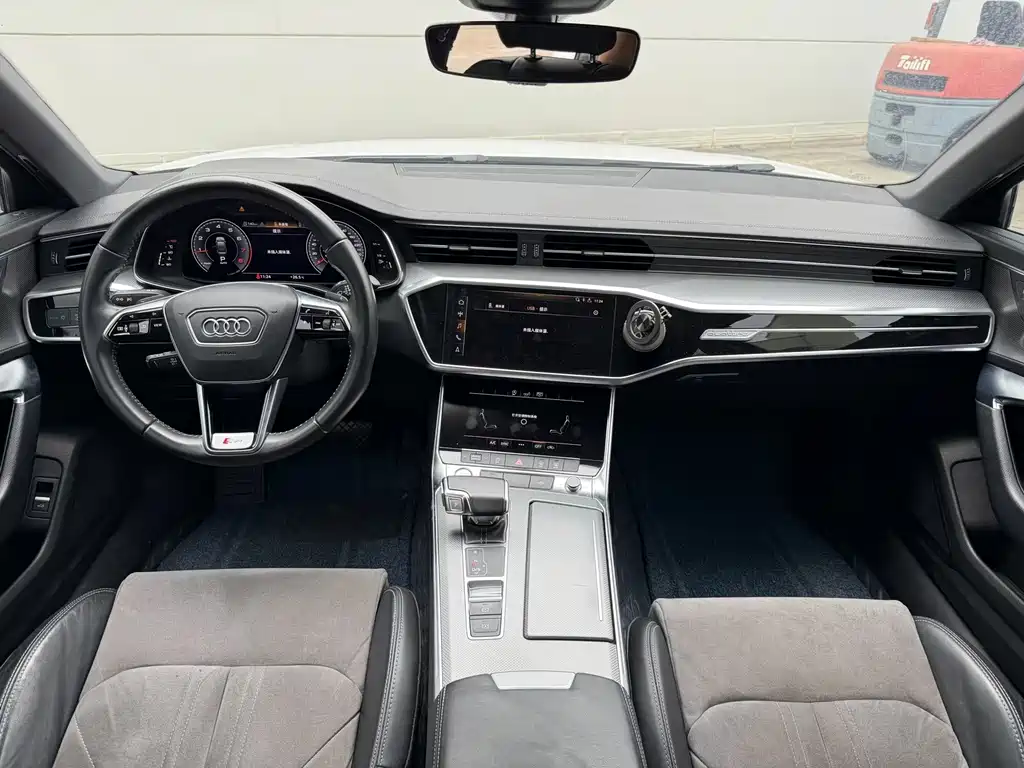 Audi A6L — фото 6