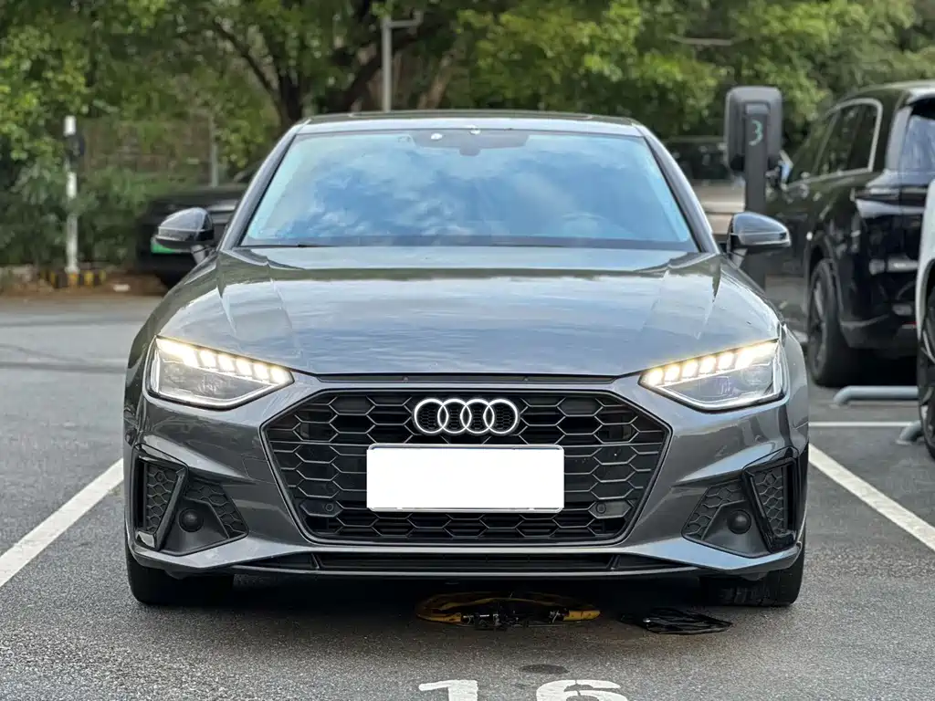 Audi A4L — фото 2