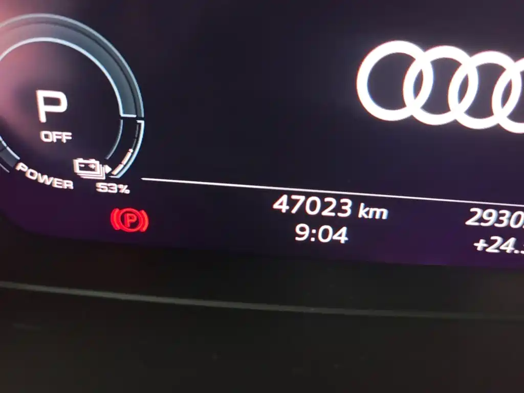 Audi Q5 e-tron — фото 17