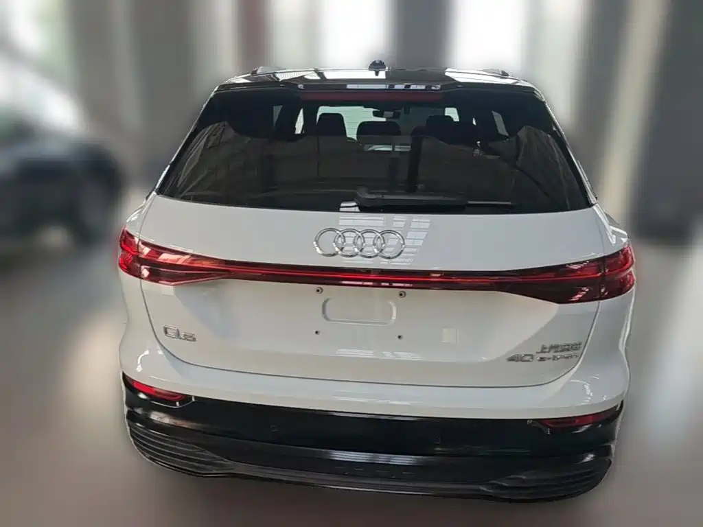 Audi Q5 e-tron — фото 8