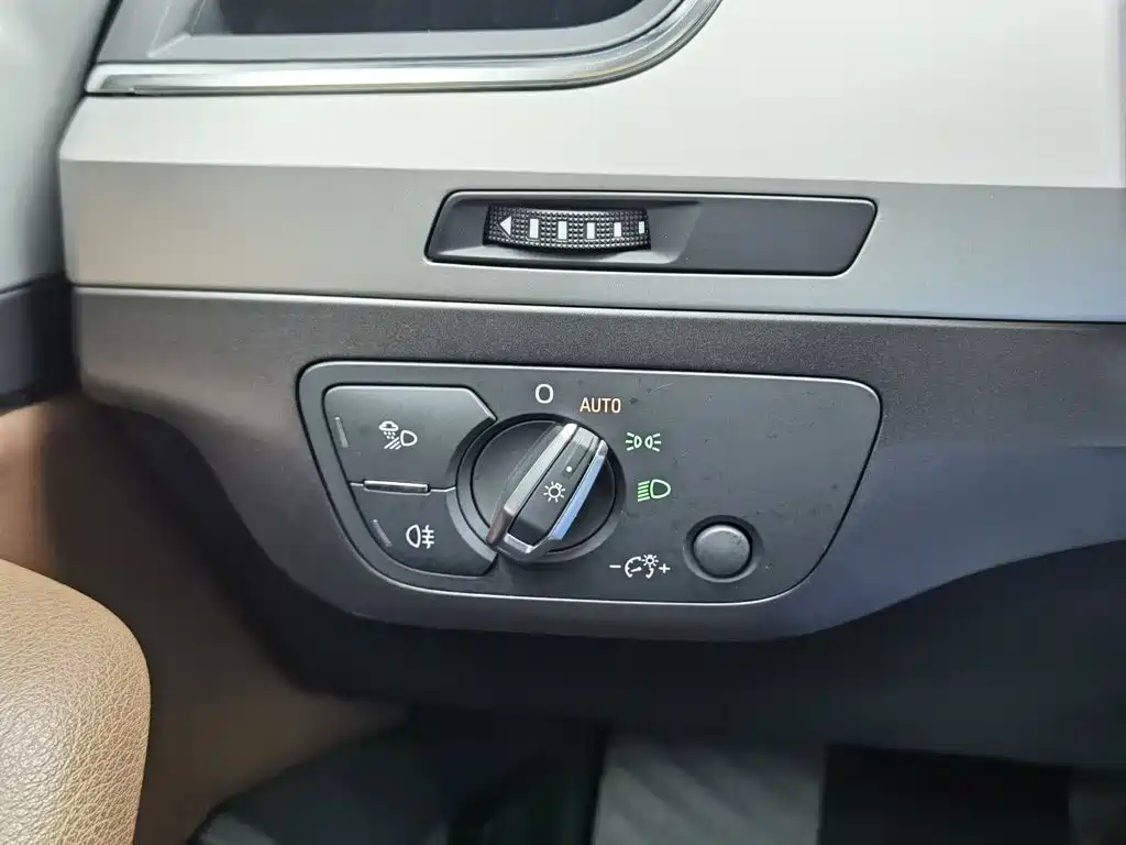 Audi Q7 — фото 21