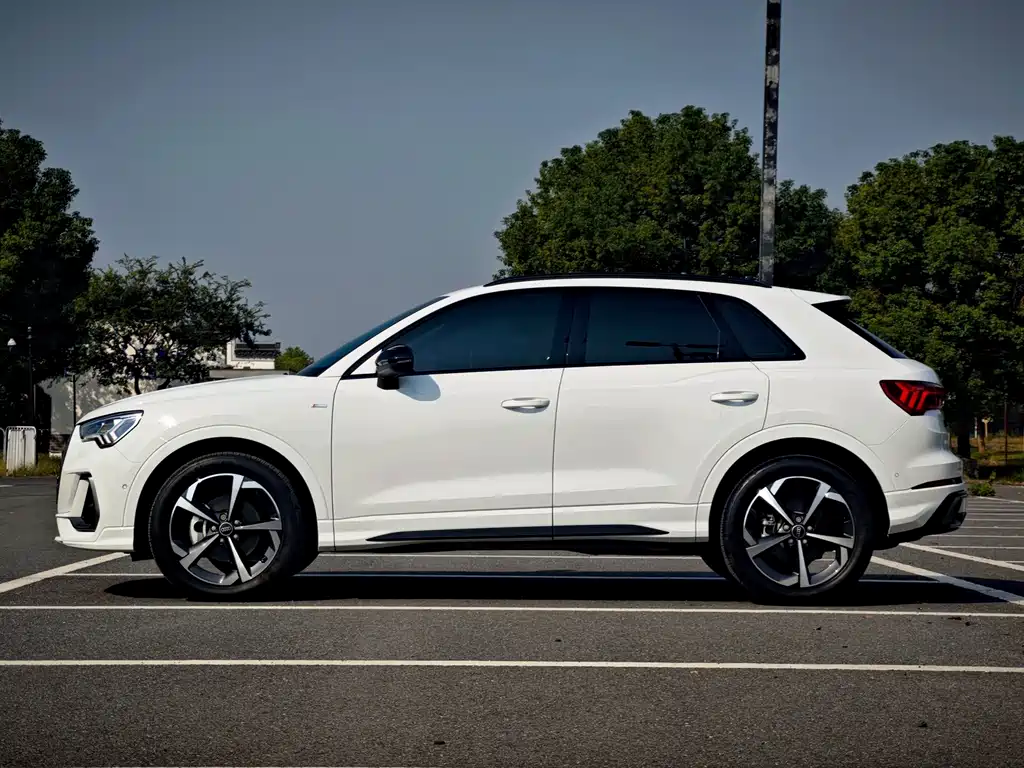 Audi Q3 — фото 4