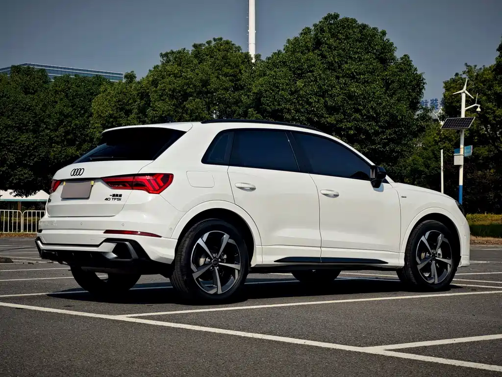 Audi Q3 — фото 6