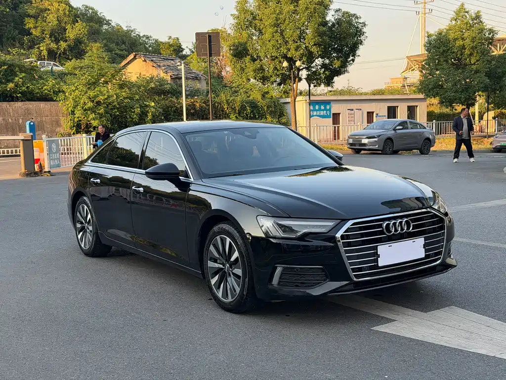Audi A6L — фото 2