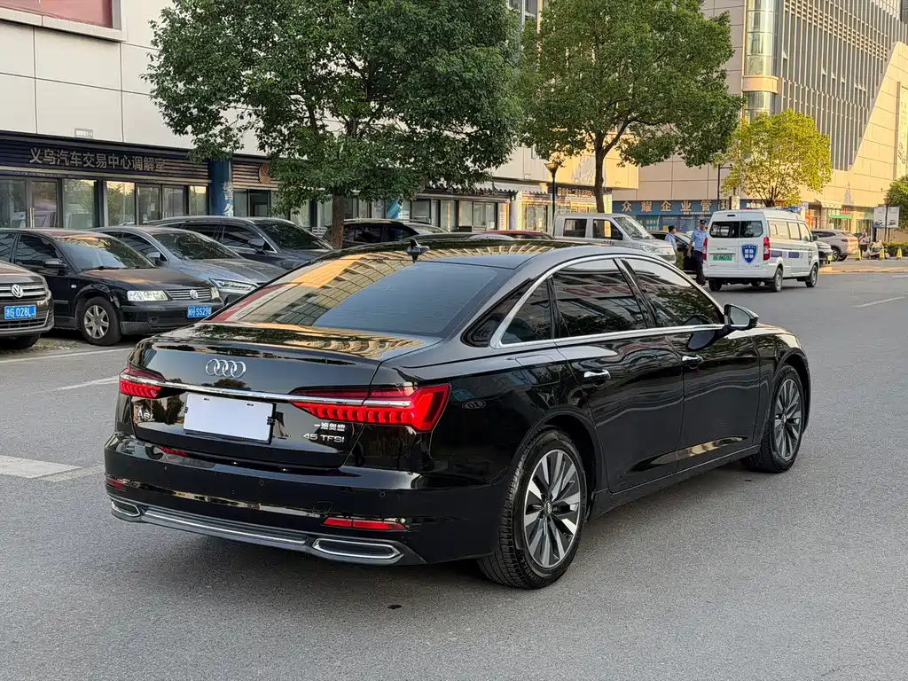 Audi A6L — фото 3