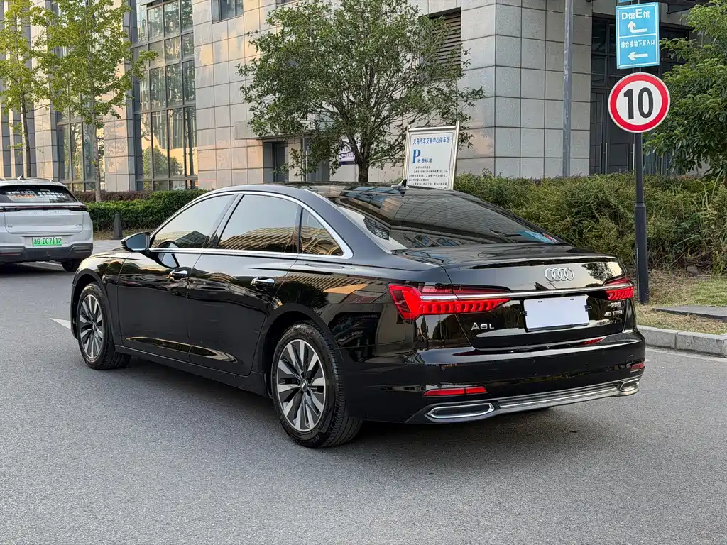 Audi A6L — фото 4