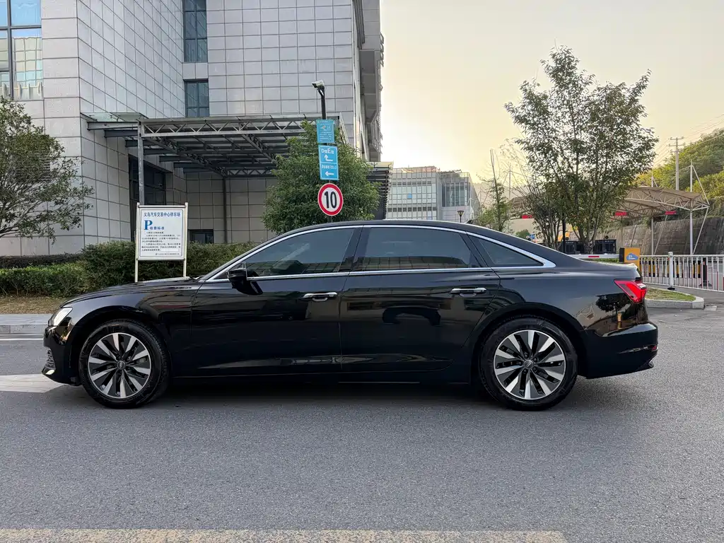 Audi A6L — фото 5