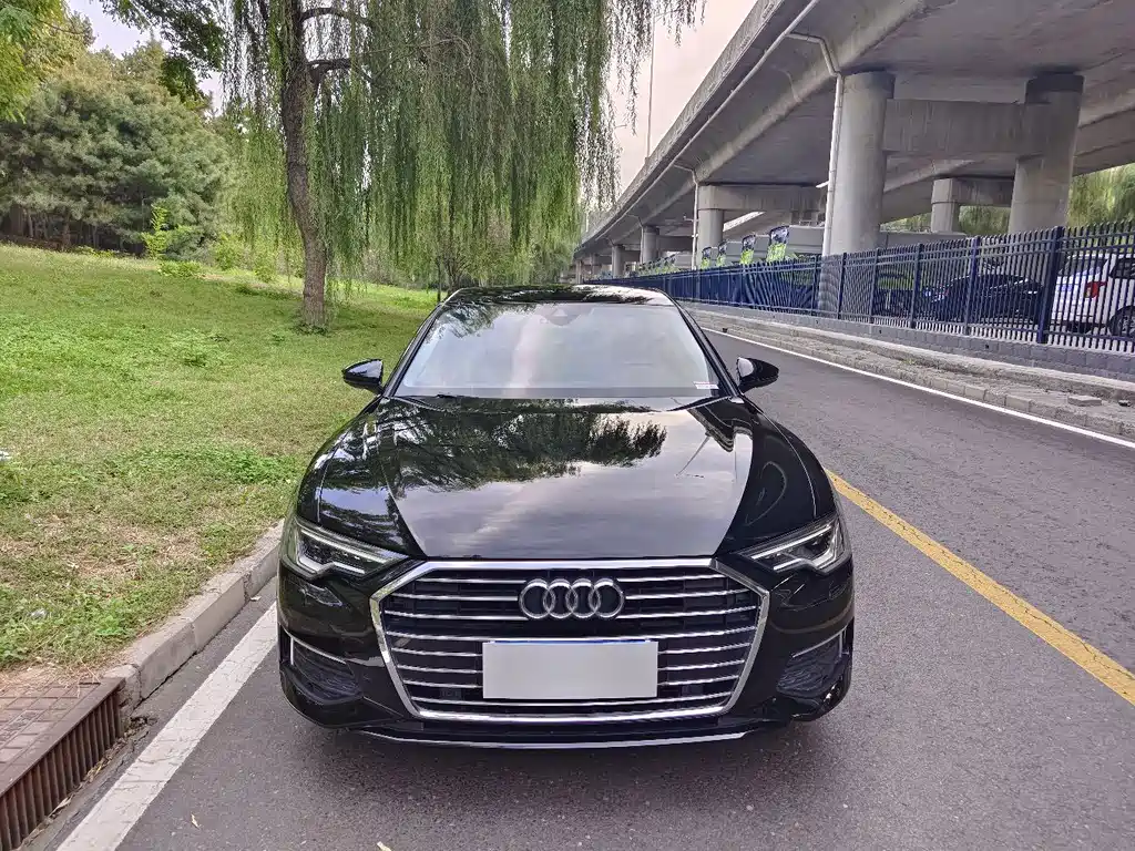 Audi A6L — фото 2