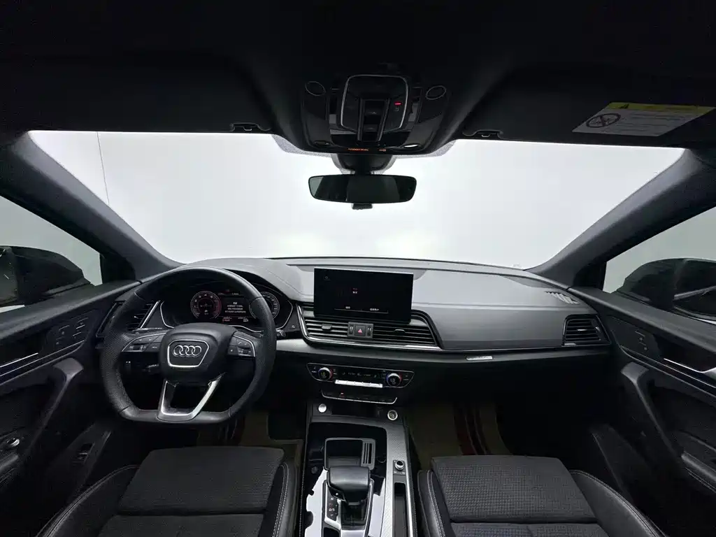 Audi Q5L Sportback — фото 4