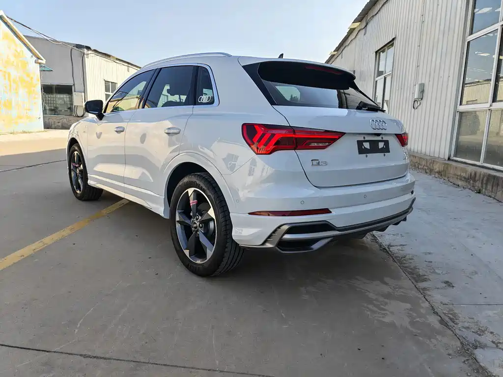 Audi Q3 — фото 4