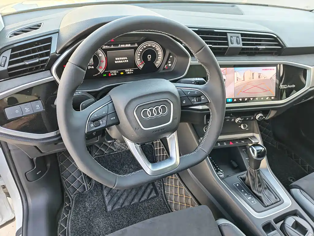 Audi Q3 — фото 10