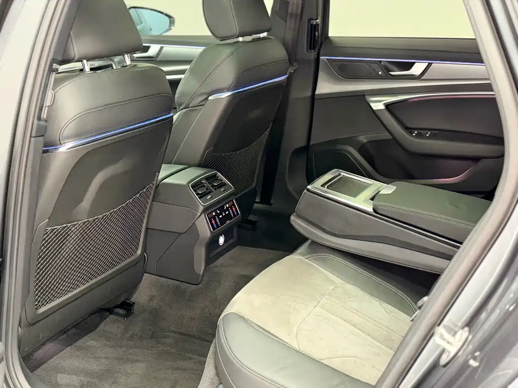 Audi A6L — фото 18