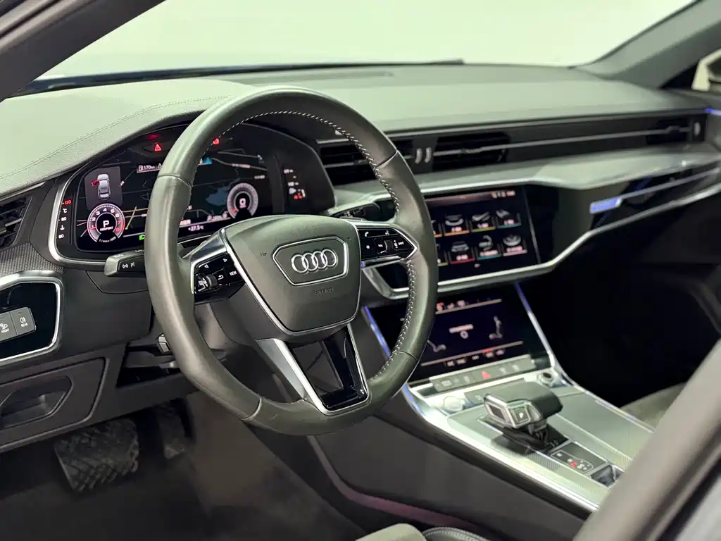 Audi A6L — фото 8