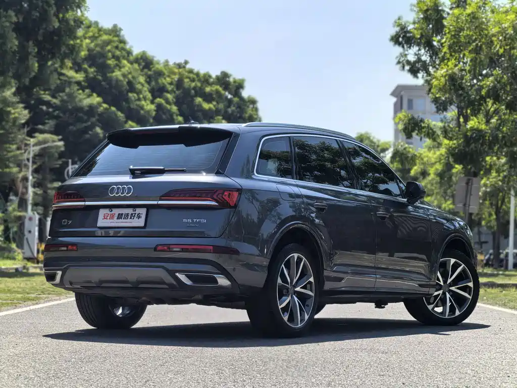Audi Q7 — фото 3