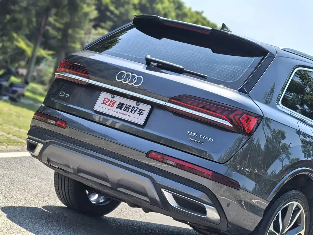 Audi Q7 — фото 6