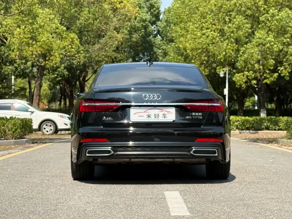 Audi A6L — фото 6