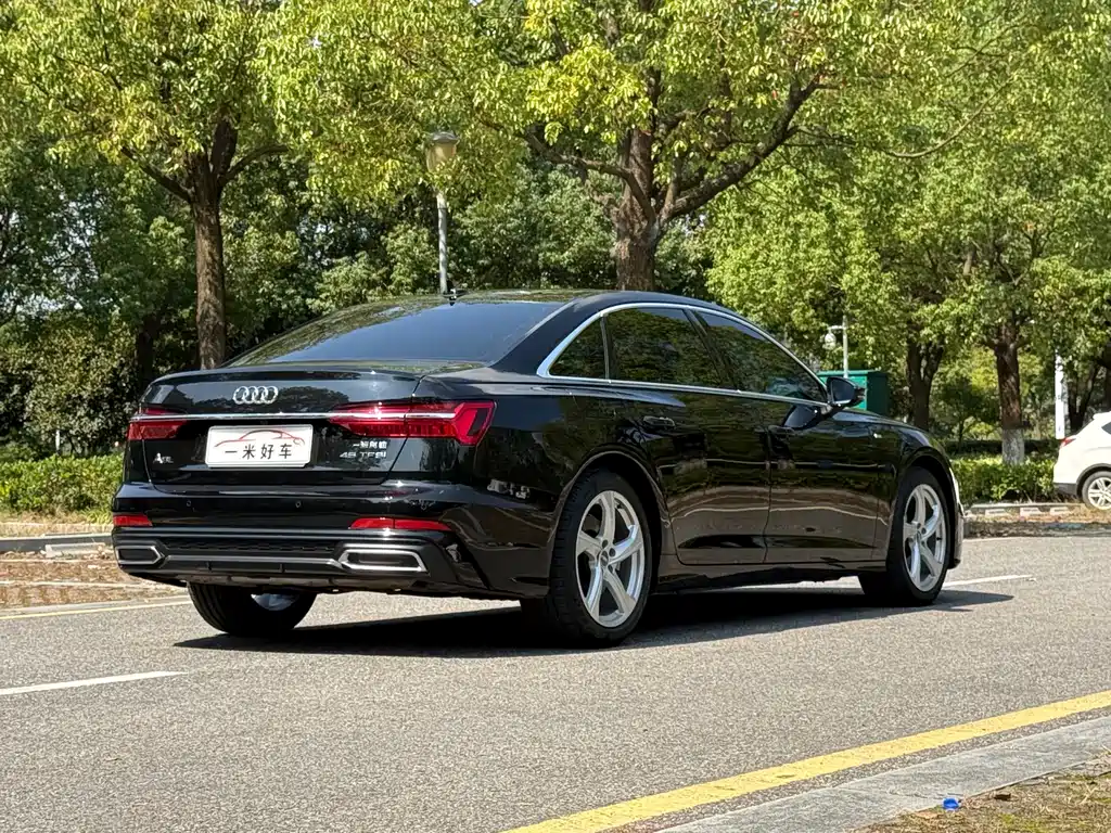 Audi A6L — фото 7