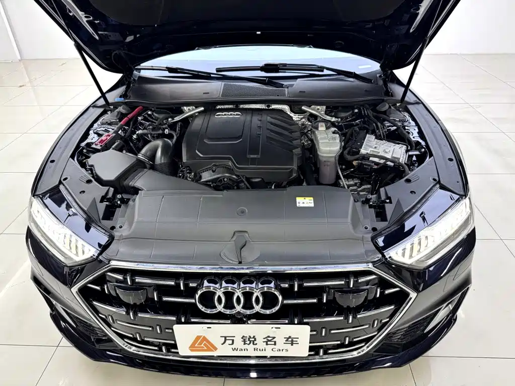 Audi A7L — фото 18