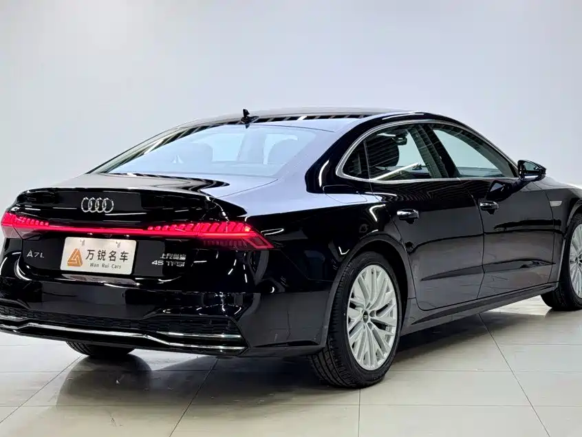 Audi A7L — фото 3