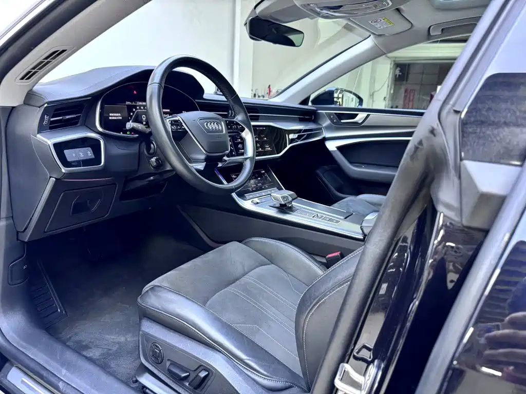 Audi A7L — фото 9